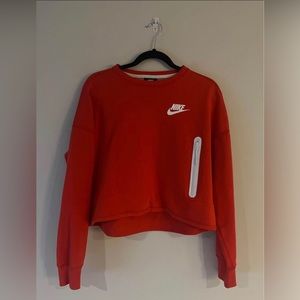 Women’s Medium Nike Crop